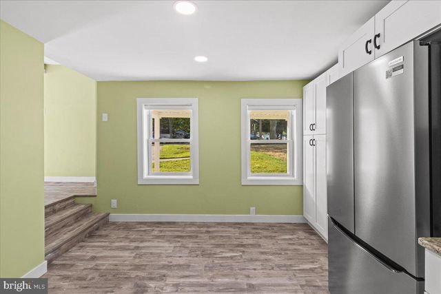 135 ALBANY AVE, Barrington, NJ 08007