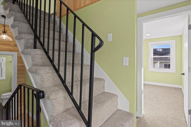 135 ALBANY AVE, Barrington, NJ 08007