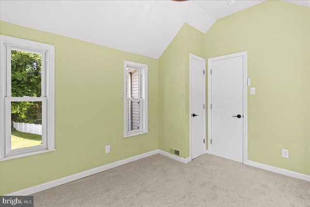 135 ALBANY AVE, Barrington, NJ 08007