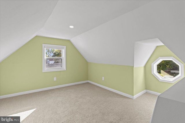135 ALBANY AVE, Barrington, NJ 08007