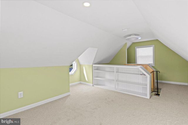 135 ALBANY AVE, Barrington, NJ 08007