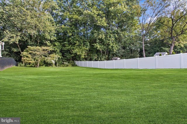135 ALBANY AVE, Barrington, NJ 08007