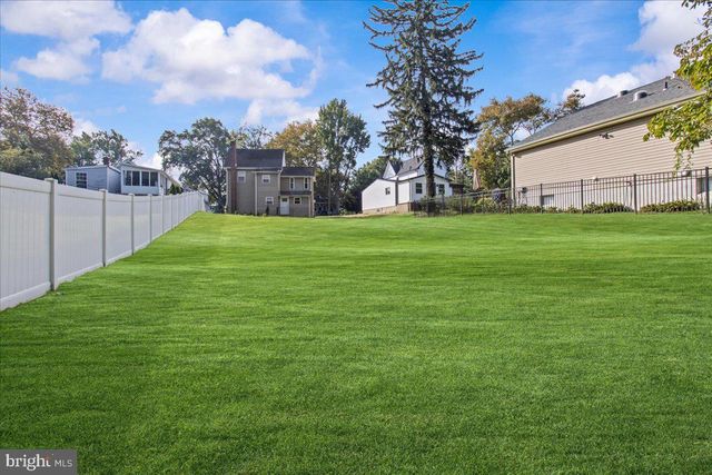 135 ALBANY AVE, Barrington, NJ 08007