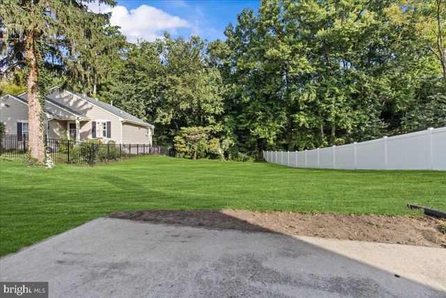 135 ALBANY AVE, Barrington, NJ 08007