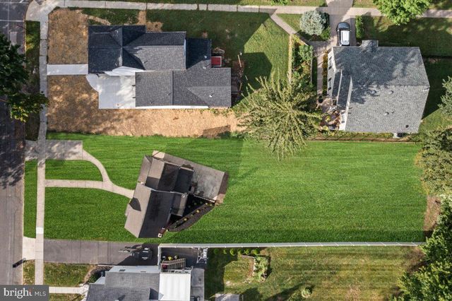 135 ALBANY AVE, Barrington, NJ 08007