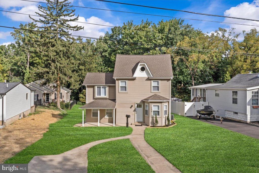 135 ALBANY AVE, Barrington, NJ 08007