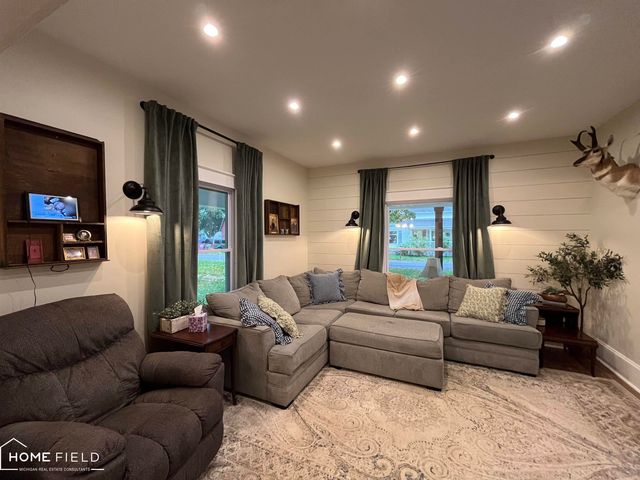116 S West Street, Henderson, MI 48841