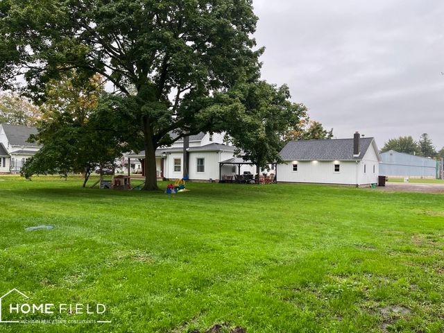 116 S West Street, Henderson, MI 48841