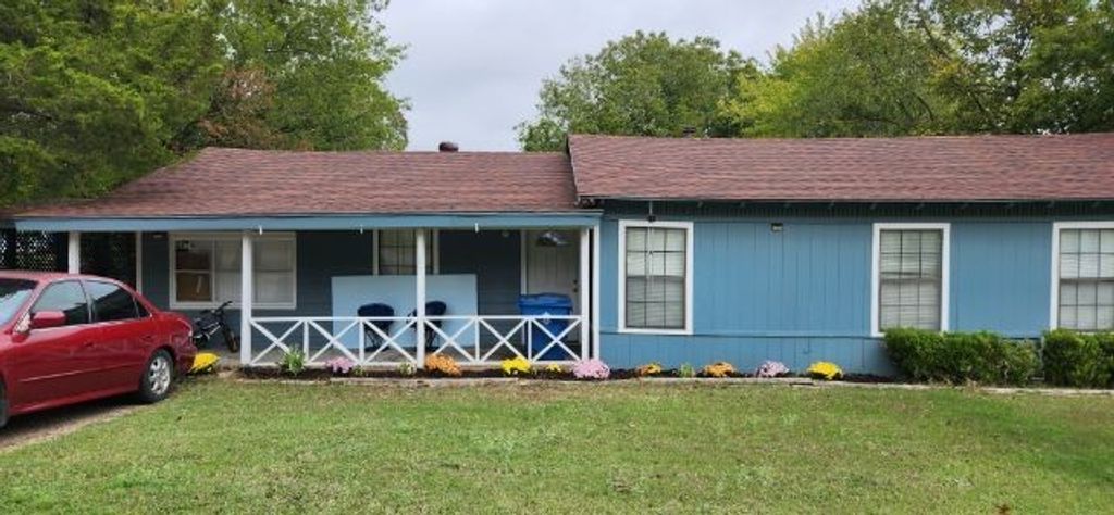 108 E Maple Street, Keene, TX 76059