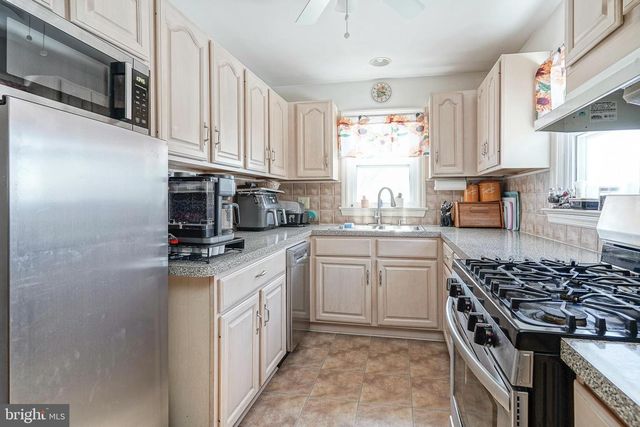 200 LAKE AVE, Glendora, NJ 08029