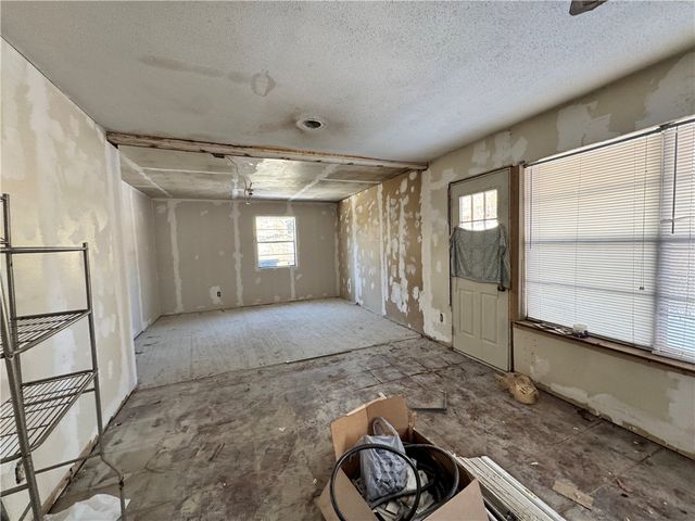 2305 Cottonwood Place, Springdale, AR 727