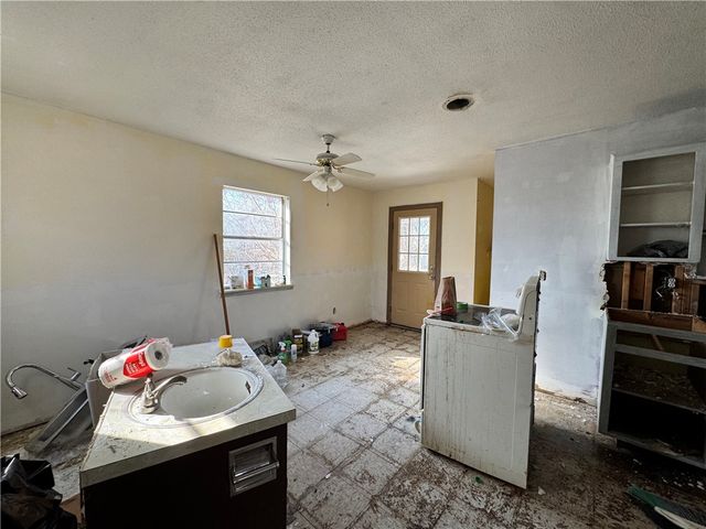 2305 Cottonwood Place, Springdale, AR 727