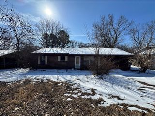 2305 Cottonwood Place, Springdale, AR 727