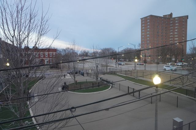 867 E Pershing Road 2, Chicago, IL 60653