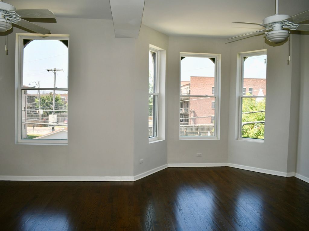 867 E Pershing Road 2, Chicago, IL 60653