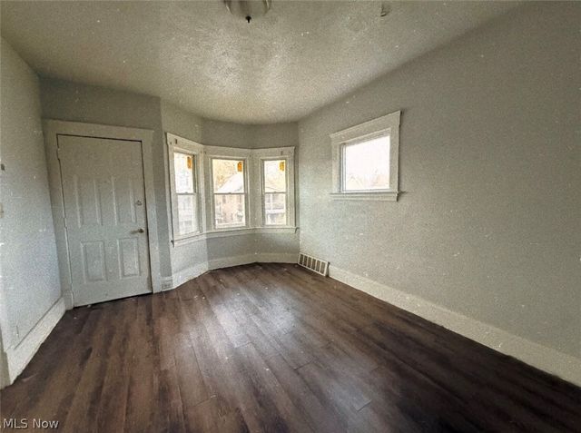 12106 Forest Avenue DOWN, Cleveland, OH 44120