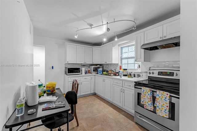 174 Corrine Pl, Key Largo, FL 33037