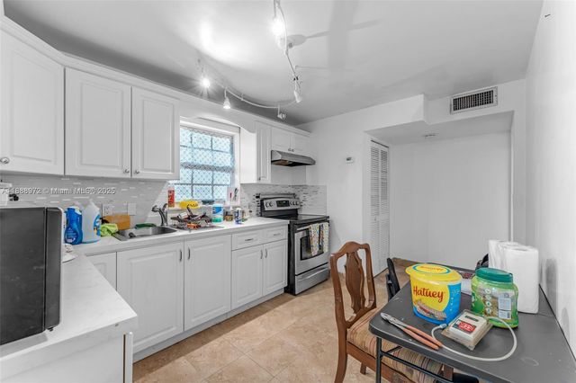 174 Corrine Pl, Key Largo, FL 33037