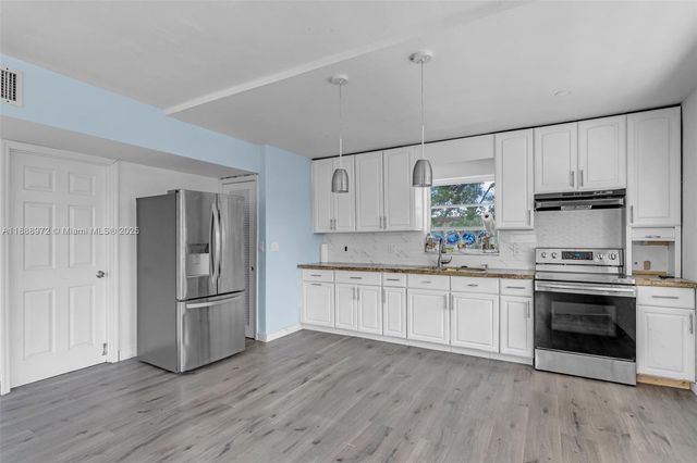 174 Corrine Pl, Key Largo, FL 33037