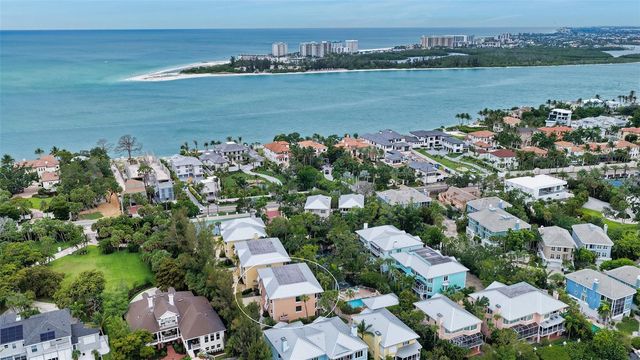 3942 HAMILTON CLUB CIRCLE 13, Sarasota, FL 34242