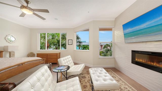 3942 HAMILTON CLUB CIRCLE 13, Sarasota, FL 34242