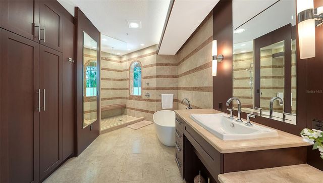 3942 HAMILTON CLUB CIRCLE 13, Sarasota, FL 34242