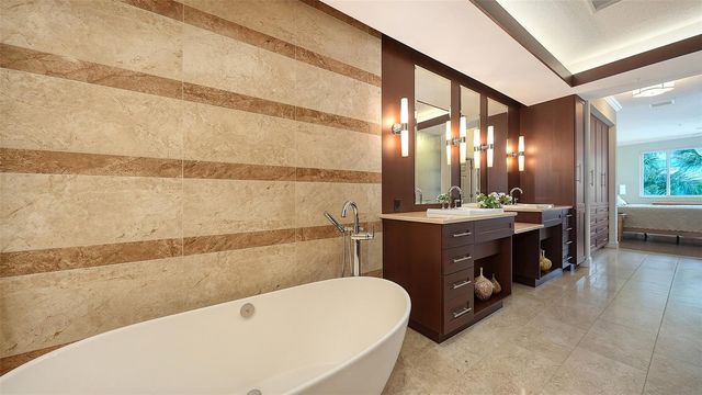 3942 HAMILTON CLUB CIRCLE 13, Sarasota, FL 34242