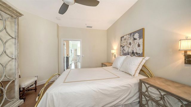 3942 HAMILTON CLUB CIRCLE 13, Sarasota, FL 34242