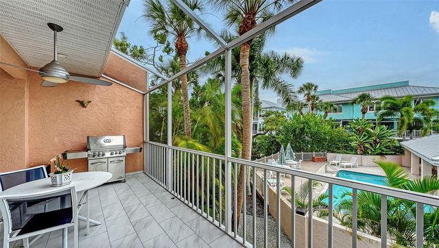 3942 HAMILTON CLUB CIRCLE 13, Sarasota, FL 34242