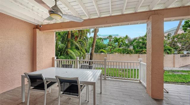 3942 HAMILTON CLUB CIRCLE 13, Sarasota, FL 34242