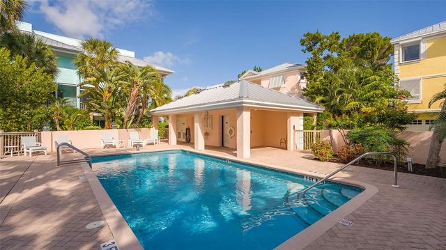 3942 HAMILTON CLUB CIRCLE 13, Sarasota, FL 34242
