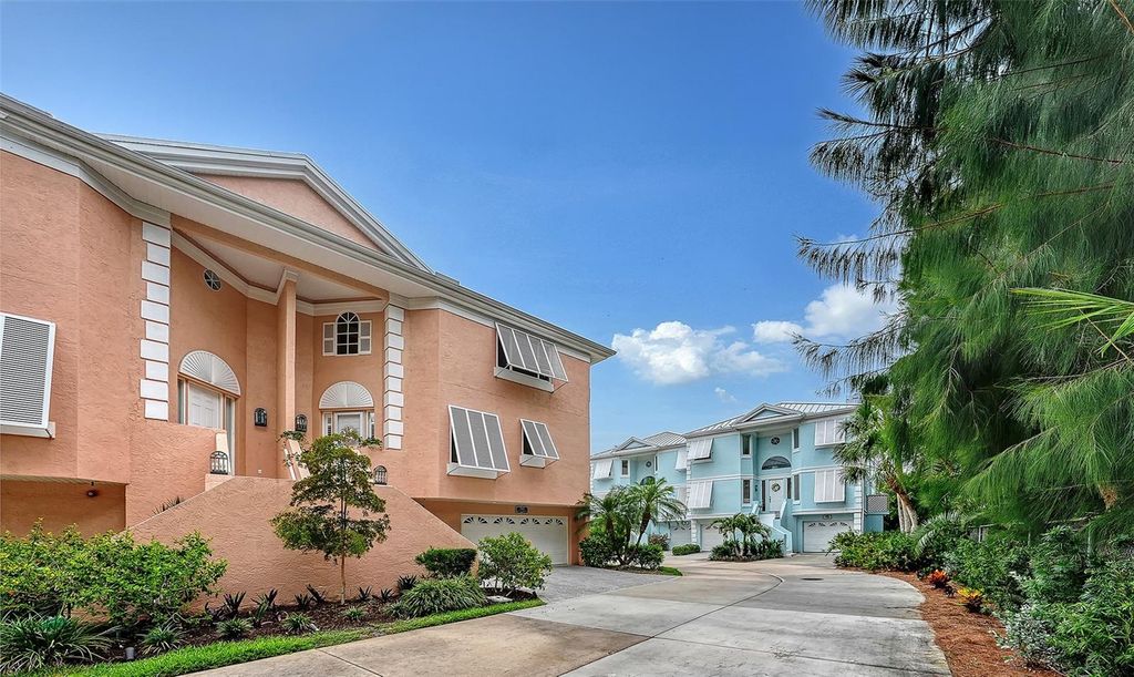 3942 HAMILTON CLUB CIRCLE 13, Sarasota, FL 34242