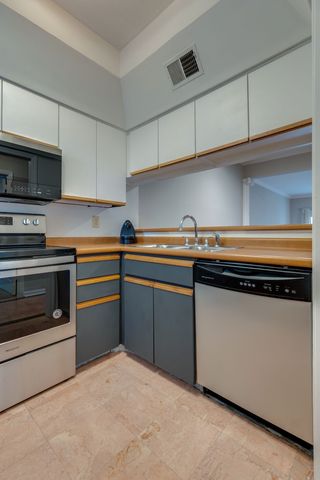 120 W End Pl, Nashville, TN 37205