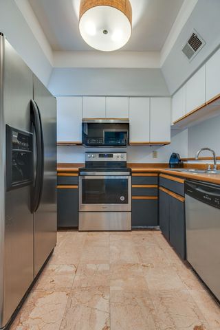 120 W End Pl, Nashville, TN 37205