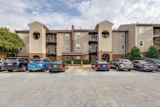 120 W End Pl, Nashville, TN 37205