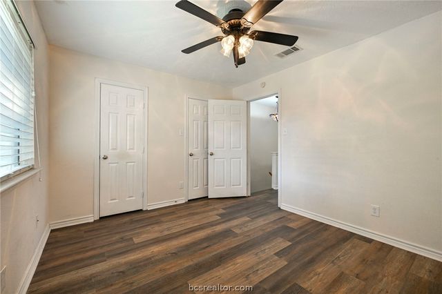 1900 Dartmouth A-5, College Station, TX 77840