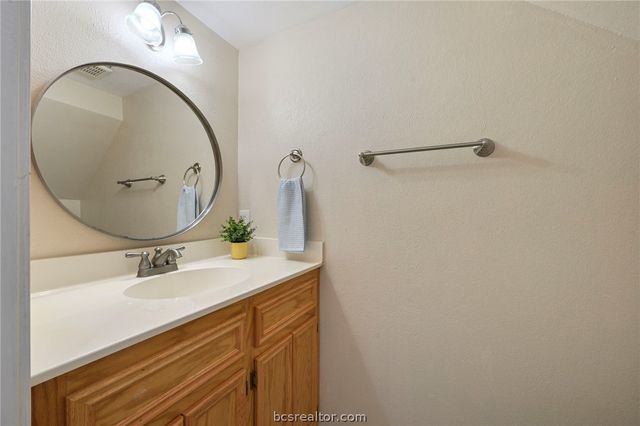 1900 Dartmouth A-5, College Station, TX 77840