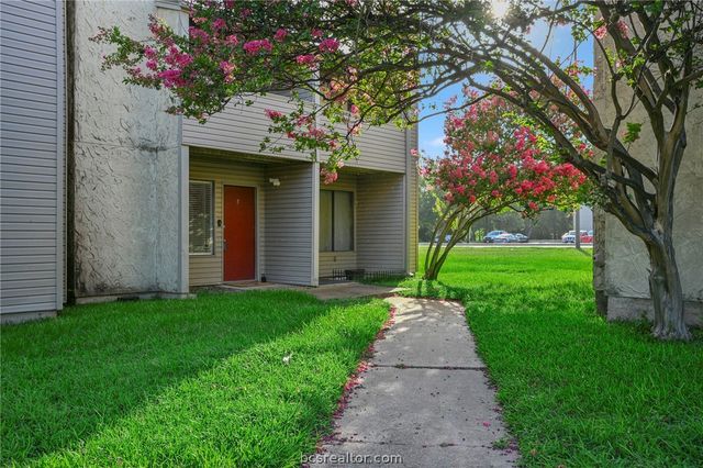 1900 Dartmouth A-5, College Station, TX 77840