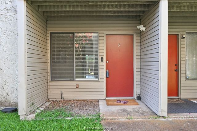 1900 Dartmouth A-5, College Station, TX 77840