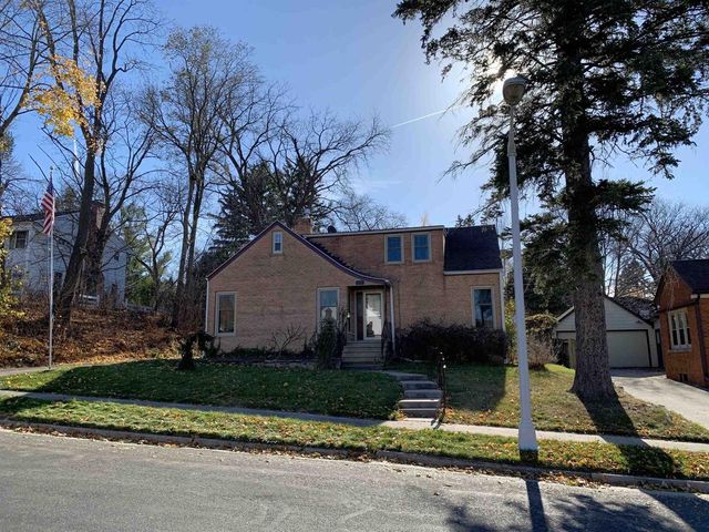 615 W Mackie Street, Beaver Dam, WI 53916