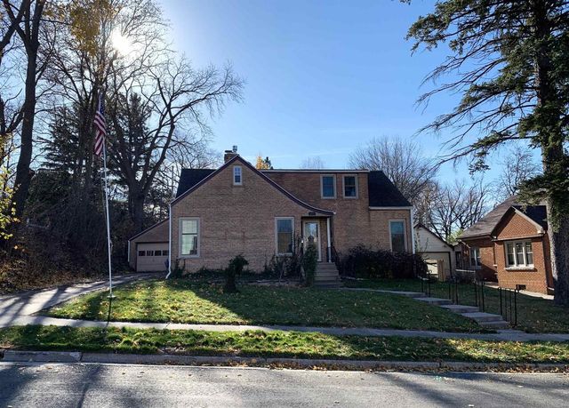 615 W Mackie Street, Beaver Dam, WI 53916