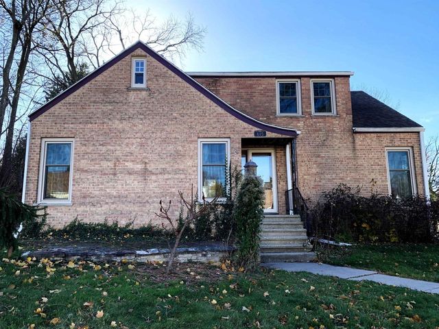 615 W Mackie Street, Beaver Dam, WI 53916