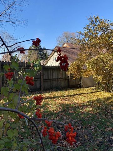 615 W Mackie Street, Beaver Dam, WI 53916