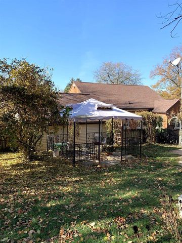 615 W Mackie Street, Beaver Dam, WI 53916