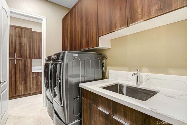 498 Green Orchard, Riverside, CA 92506