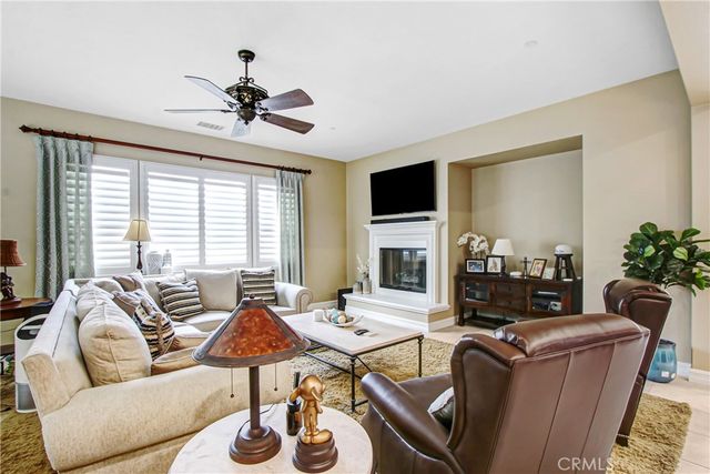 498 Green Orchard, Riverside, CA 92506