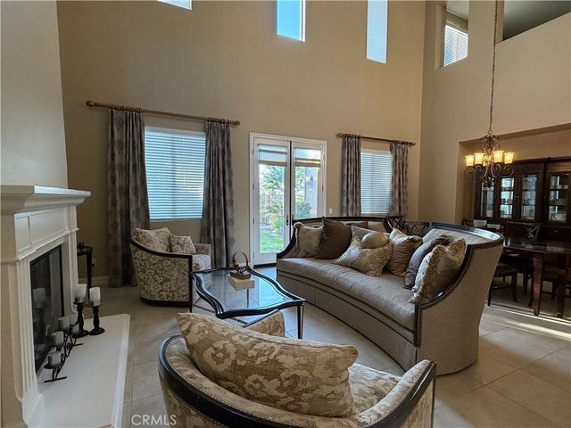 498 Green Orchard, Riverside, CA 92506