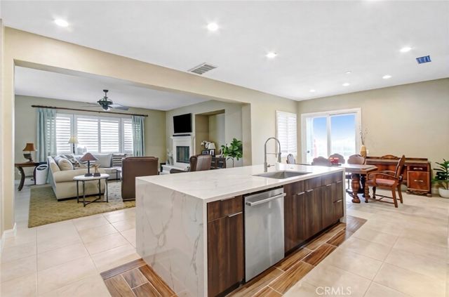 498 Green Orchard, Riverside, CA 92506