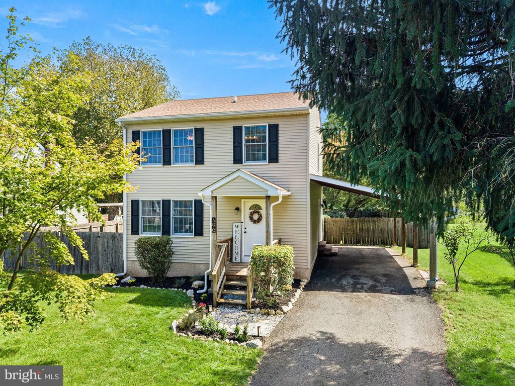 496 KLINE AVE, POTTSTOWN, PA 19465 — exterior