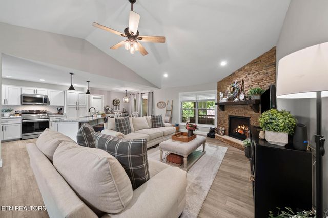 4117 Chica Rd, Crossville, TN 38572
